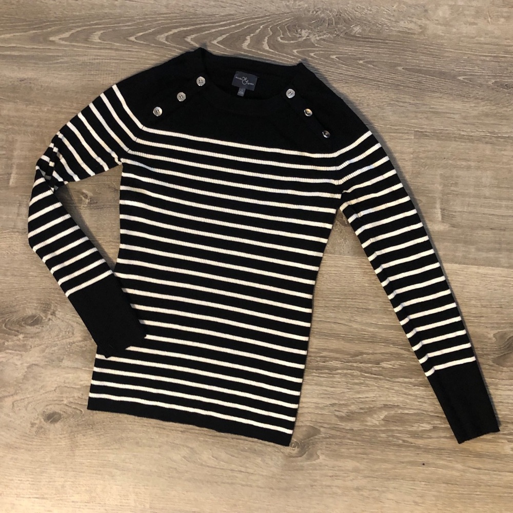 Market and Spruce Sweater Size Small.